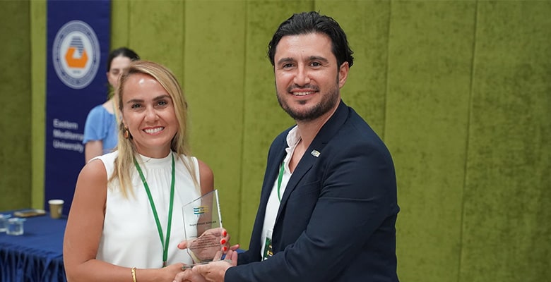 Form Endüstri Ürünleri Firması İş Geliştirme Müdürü Pınar Gürler, II. Ulusal Enerji Verimliliği Çalıştayı’nda Sürdürülebilir Enerji Kullanımına Dikkat Çekti